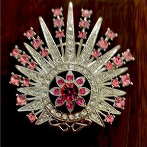 Beautiful Rhinestone Brooch exquisite workmanship from the JBK collection. new
